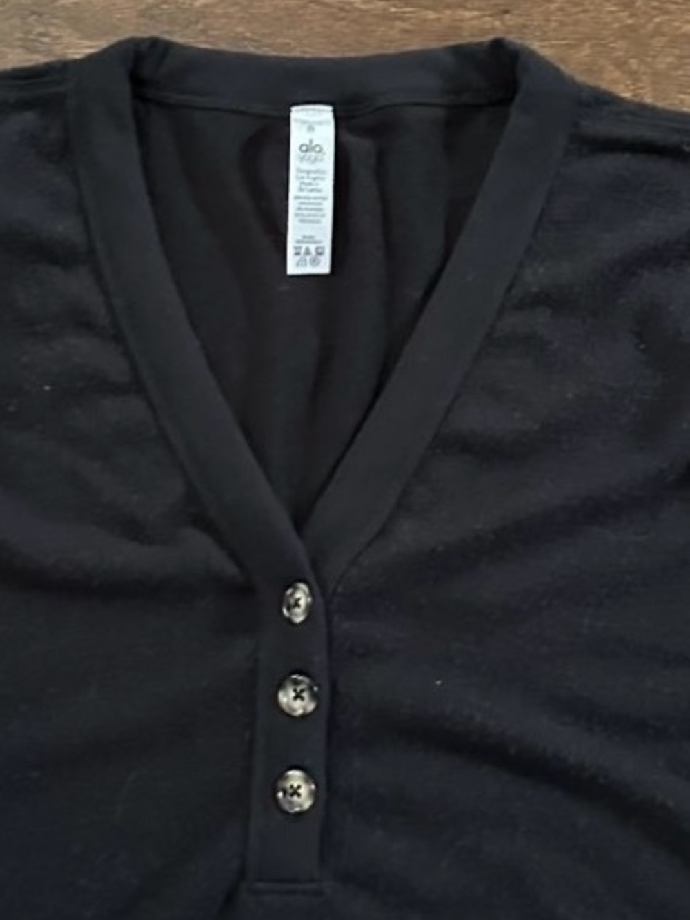 ALO Yoga Black Henley Pullover Cropped Size Small-EUC - Picture 4 of 9